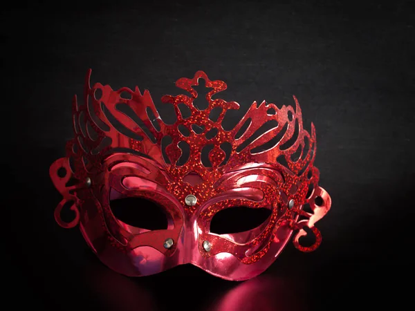 Červená maska, ozdobný. — Stock fotografie