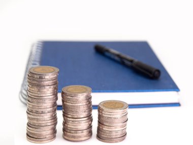 Paralar artış yığını.