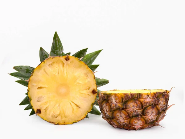 Rijpe ananas, gezond fruit. — Stockfoto