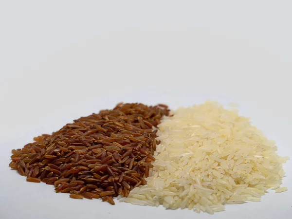Καστανό ρύζι, άσπρο ρύζι. — Φωτογραφία Αρχείου
