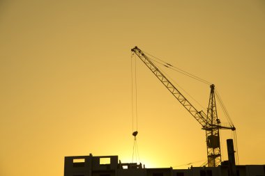  Silhouette bina ve vinç 