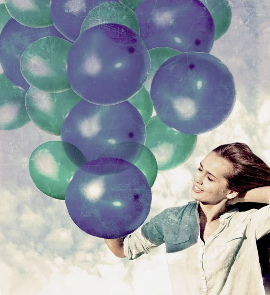 Kız hava balonu holding — Stok fotoğraf