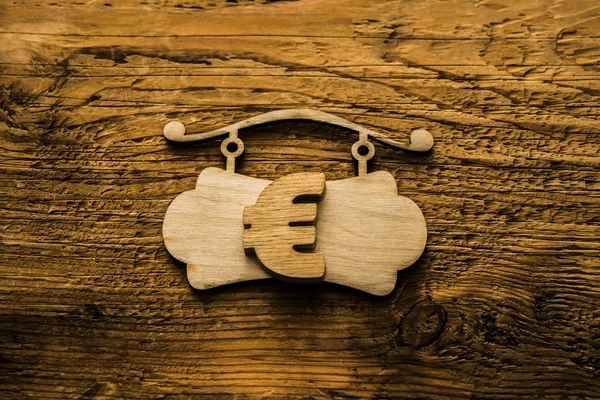 Pequeno sinal de madeira euro — Fotografia de Stock