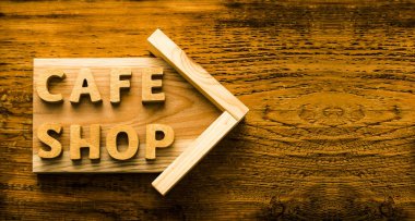 Eski ahşap kahve dükkanı işareti