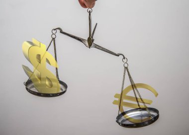 euro ve dolar işareti ile adaletin terazisi