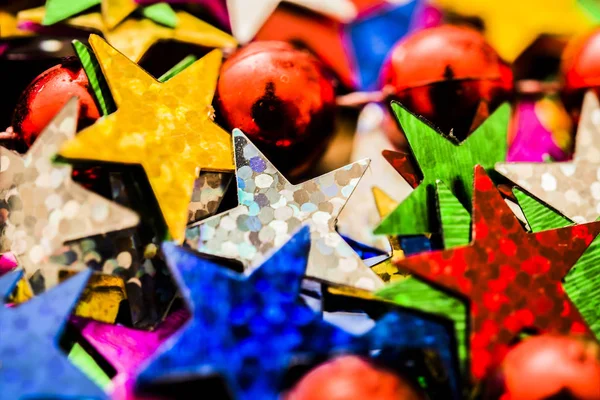 Texture de Noël des étoiles confettis multicolores — Photo
