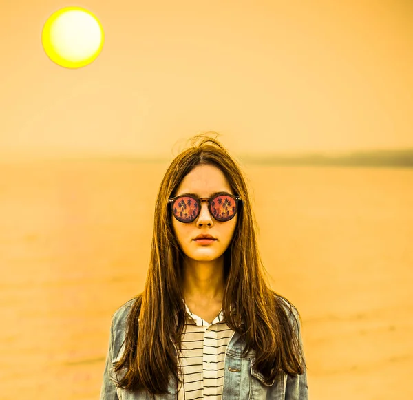 Férias Viagem Férias Conceito Felicidade Mulher Bonita Óculos Sol Com — Fotografia de Stock