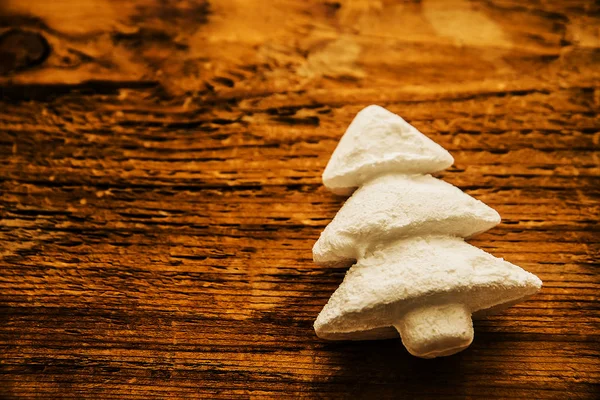 Біла іграшка різдвяна ялинка — стокове фото