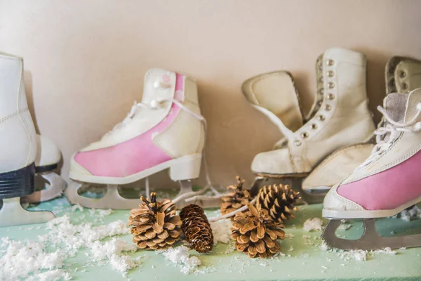 Oude ijs-of rolschaatsen — Stockfoto