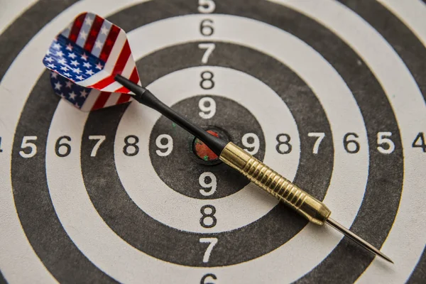 Dart mit amerikanischer Flagge — Stockfoto