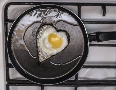 kalp şekilli yumurta 