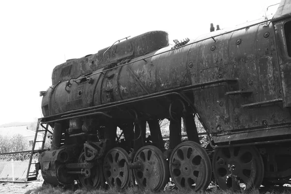 被遗弃的旧机车. — 图库照片