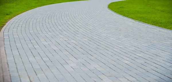 Stenen pad in het park — Stockfoto