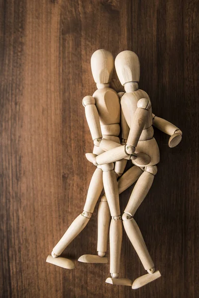 Figure di legno, coppia innamorata . — Foto Stock