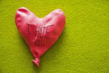  kelime ile kırmızı balon