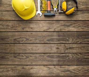 El iş aletleri koleksiyonu 