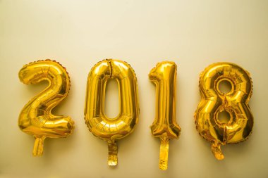 Altın oyuncak balonlar 