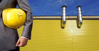  kask tutan mühendisi gövde 