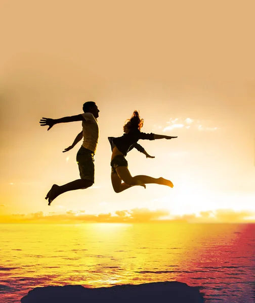 Family Beach Silhouette Couple Man Woman Jumping Beach Sunset Background — Stock Photo, Image