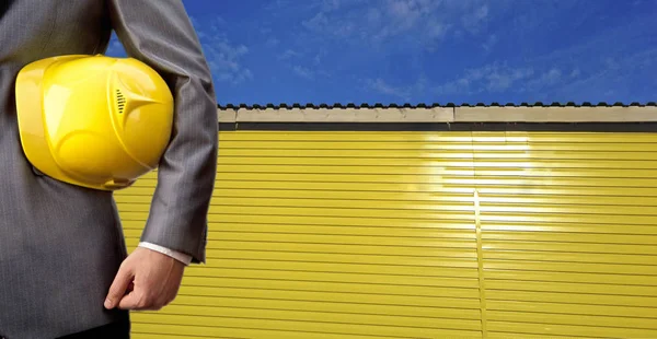  kask tutan mühendisi gövde 