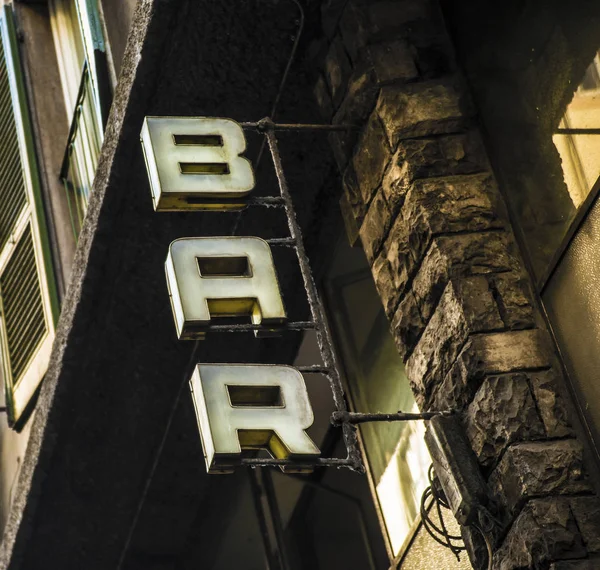 Çubuk metni bir duvara. 