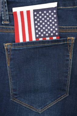 İç cebinde Amerikan bayrağı