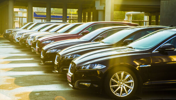 роскошные автомобили на продажу
