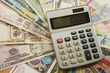 farklı kağıt fatura ve hesap makinesi