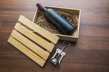 bir şarap şişesi kutusu