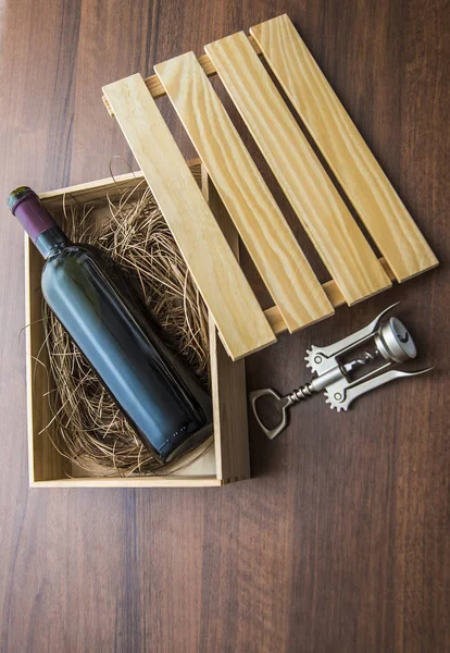 bir şarap şişesi kutusu