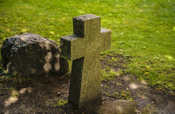 Alone stone cross sign — Stock Photo, Image