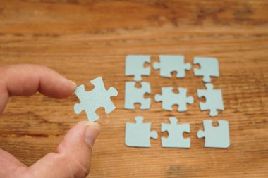 Parçalı bulmaca ile işadamı