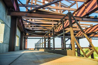 modern çerçeve metal konstrüksiyon 