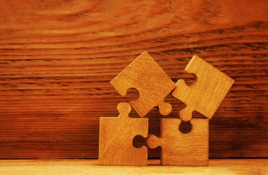 ahşap puzzle parçaları 