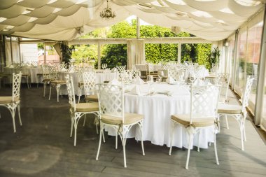 beyaz tarzı nda yaz restoranı. asma rahat kafe, Restoran