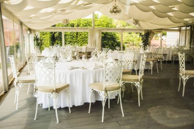 beyaz tarzı nda yaz restoranı. asma rahat kafe, Restoran