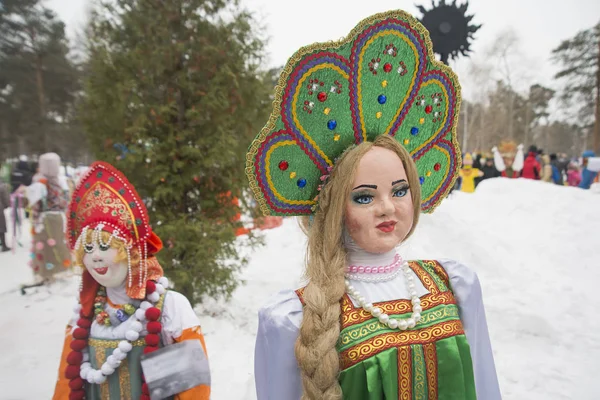 Kadın şeklinde korkuluk. Öznitelik Slav halk festivali - Maslenitsa. 