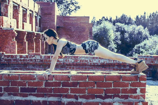 cinsel kadın şınav 