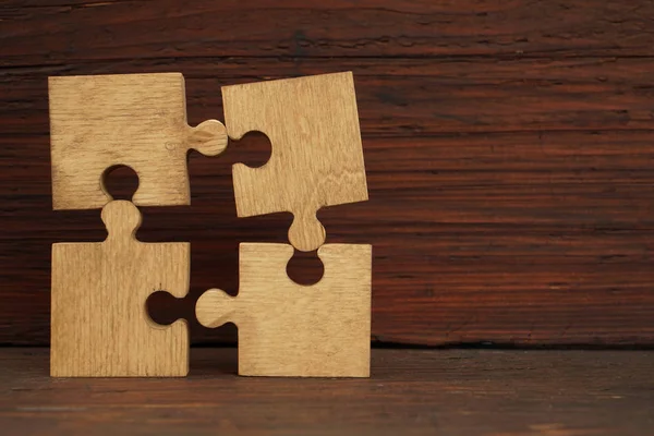 Pezzi puzzle in legno — Foto Stock