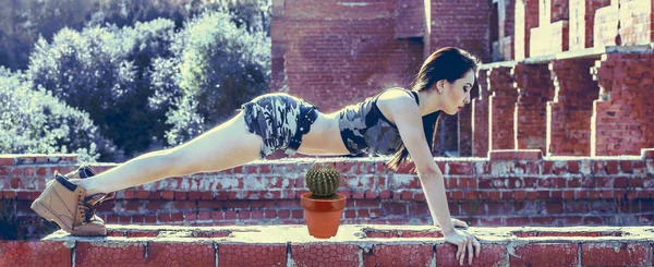 cinsel kadın şınav 