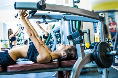 spor salonunda egzersiz spor kadın grubu.