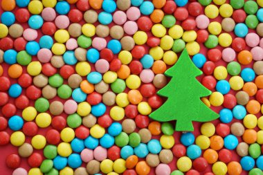 Noel ağacı ve yuvarlak şekerler