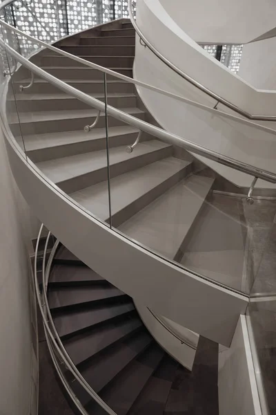 Escalera de cristal moderna . — Foto de Stock