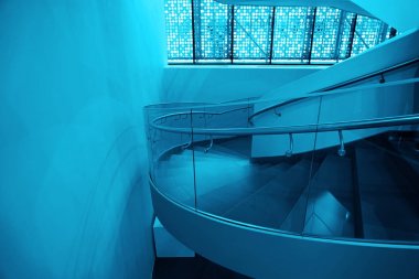 Modern cam merdiven. Sarmal daire merdiven iç 