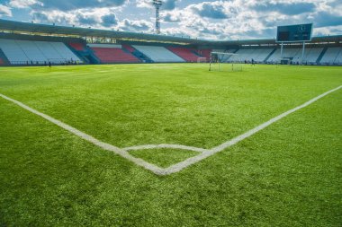 çim futbol Stadı üzerinde