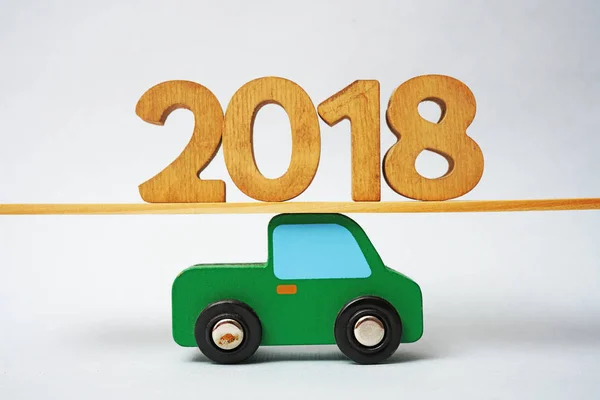 Nowy Rok 2018 Duże Drewniane Rok Numer Samochód Transport Dzień — Zdjęcie stockowe