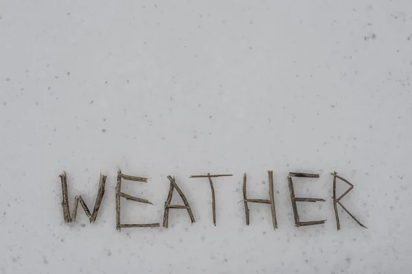 Метеорологическое Слово Состоящее Сухих Ветвей Палочек Белом Фоне Снега — стоковое фото