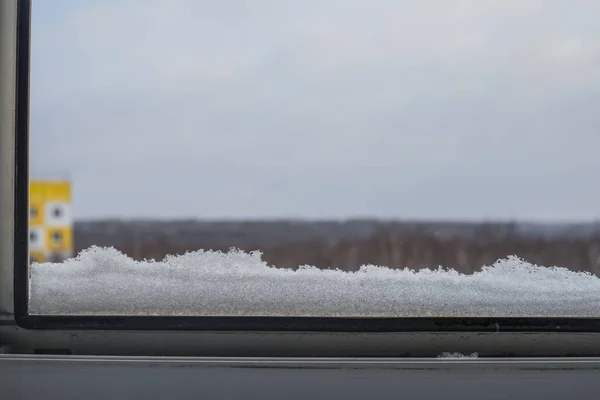 Зимовий Сніговий Пейзаж Сучасне Пластикове Вікно Зимова Сцена Через Вікно — стокове фото