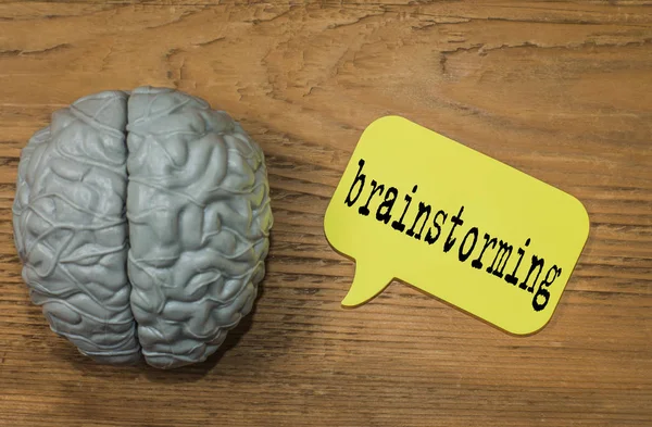Adesivi Motivazione Vicino Cervello Umano Sul Tavolo Legno Idea Brainstorming — Foto Stock