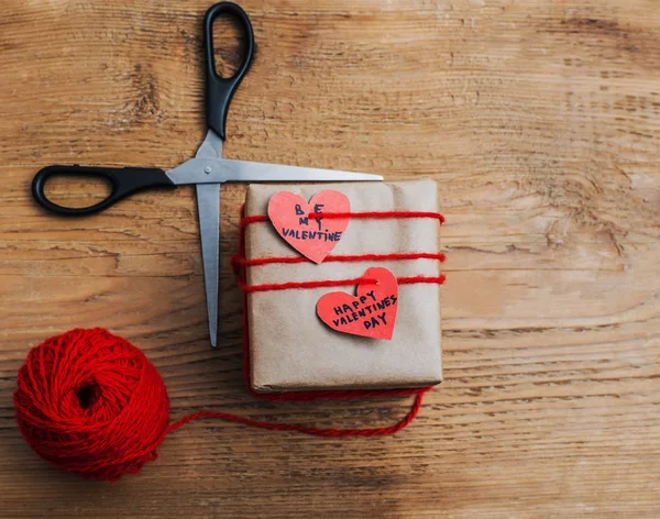 Presenteren Met Tags Nieuwe Schaar Bovenaanzicht Happy Valentijnsdag — Stockfoto